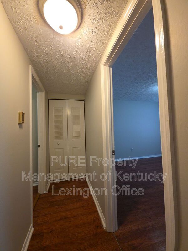 Building Photo - 352 Redding Rd