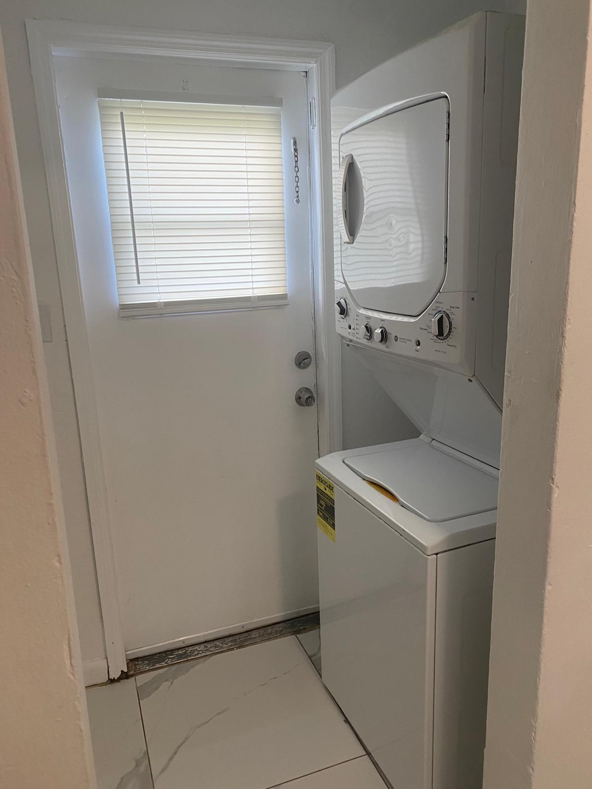 Building Photo - 2861 NW 15th Ct