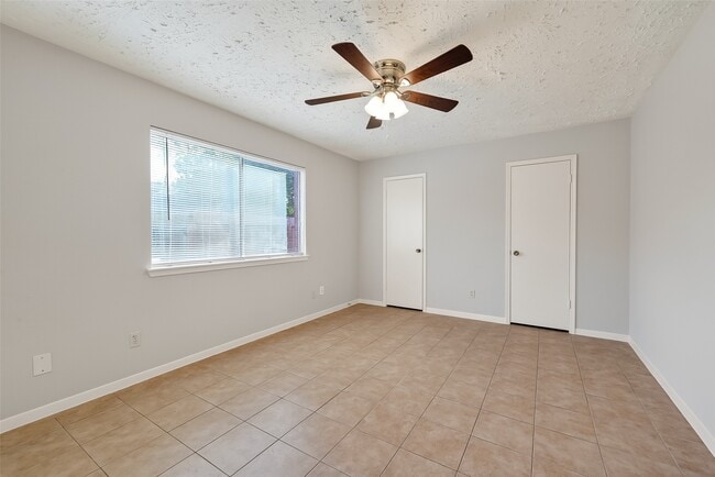 Building Photo - 2018 Windy Meadow Dr