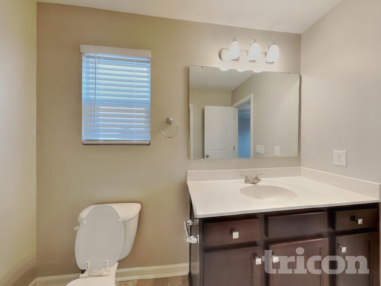 Building Photo - 5008 Shorthorn Way