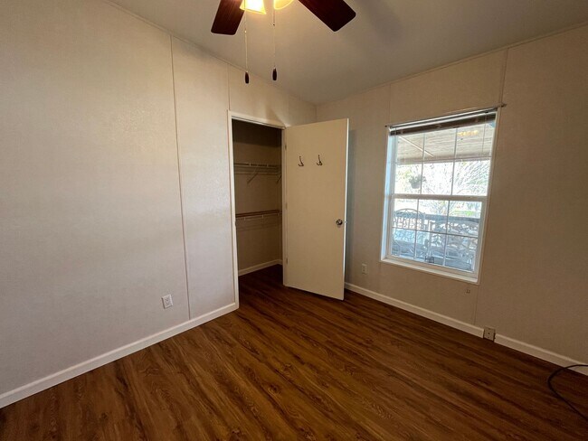 Building Photo - Spacious 4-Bedroom, 2-Bath Manufactured Home for Rent in Mayo, FL – 2350 Sq Ft