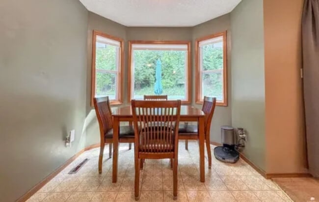 Building Photo - 902 Connecticut Ave