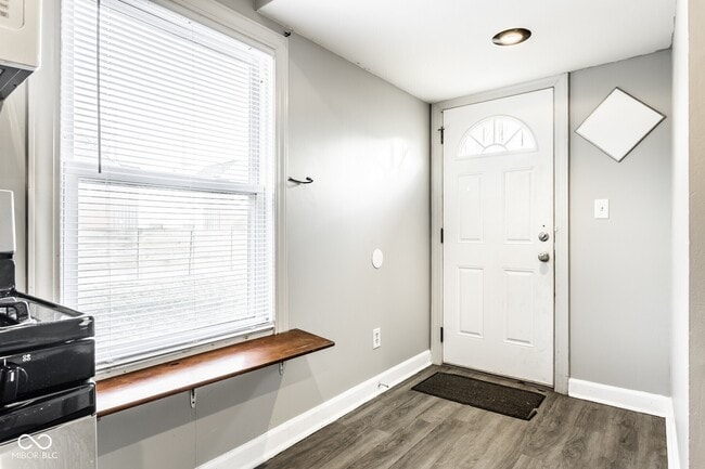 Building Photo - 1253 S East St