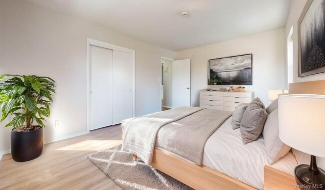 Building Photo - 110-41 62nd Dr