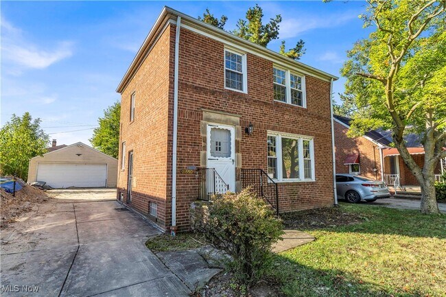 Building Photo - 21550 Miller Ave