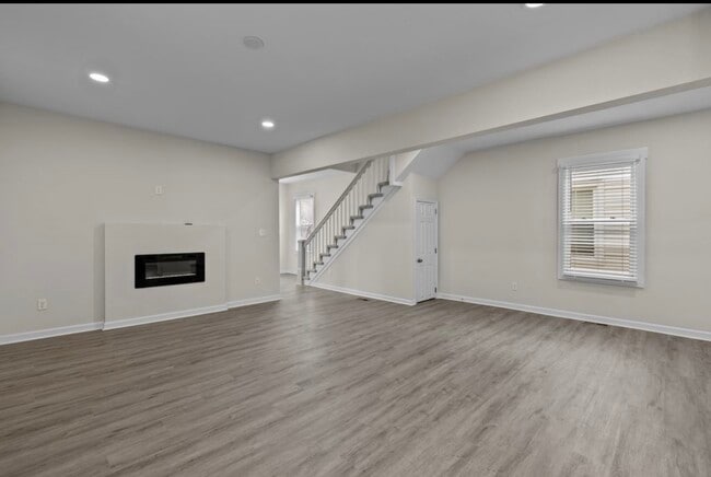 Building Photo - Jackson