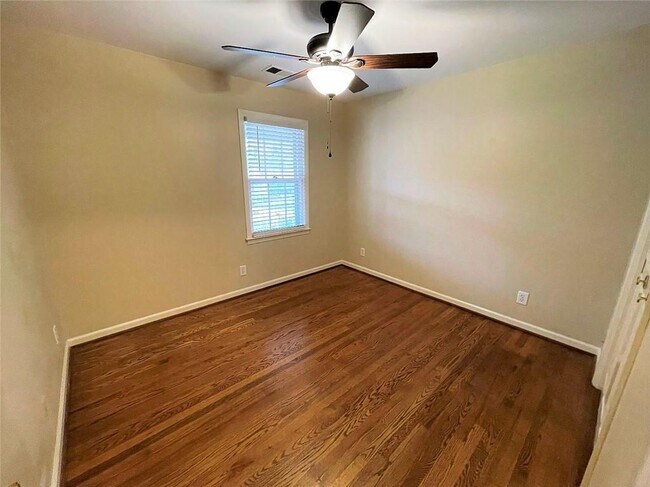 Building Photo - 1150 Falstaff Dr