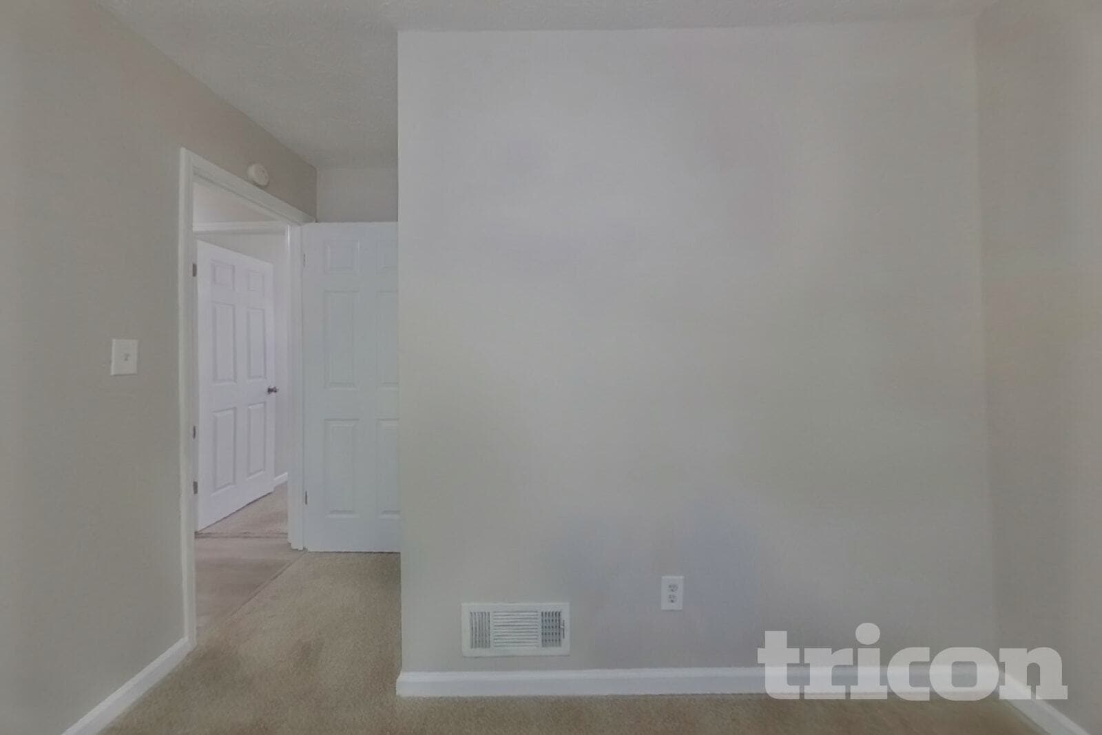 Building Photo - 3735 Linwood Way