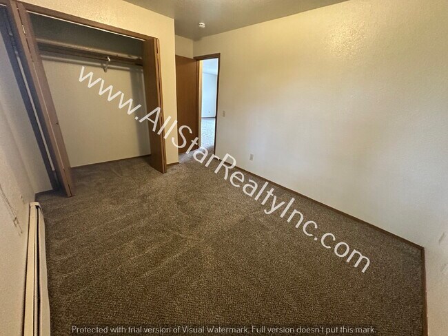 Building Photo - 216 N Flower St