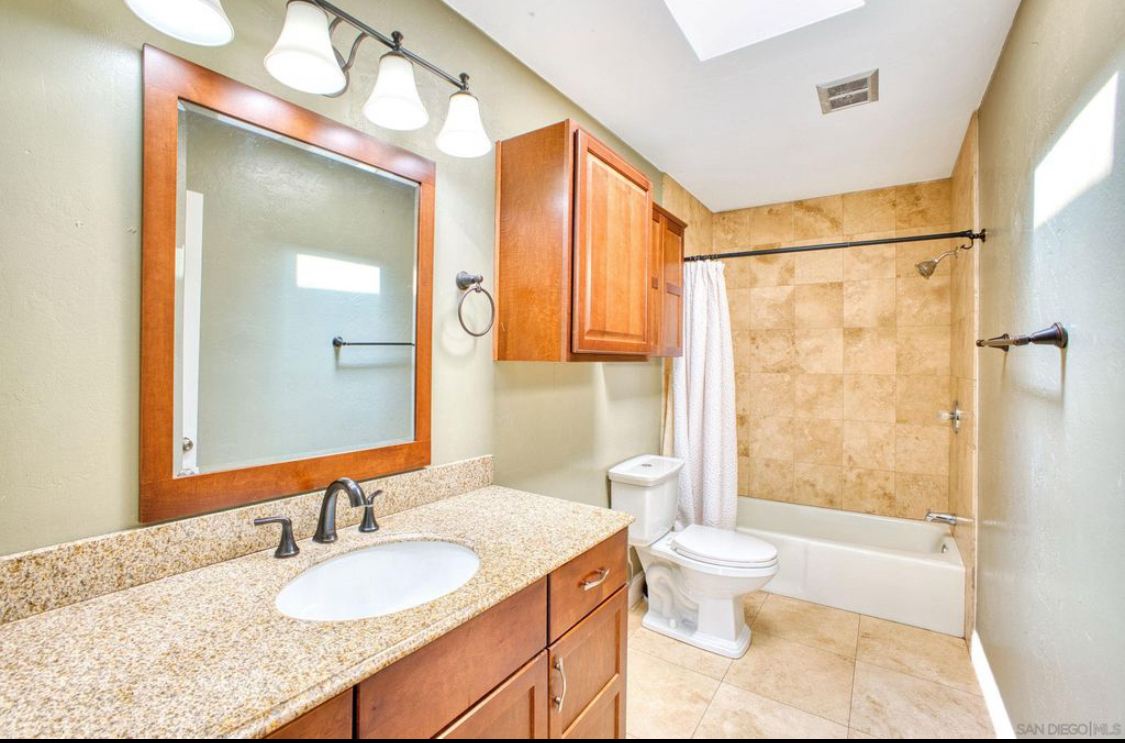 Building Photo - 15408 Vista Vicente Dr