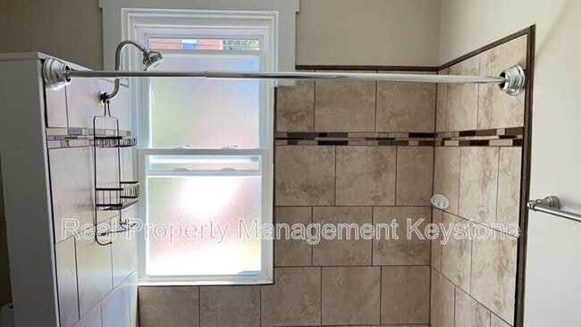 Building Photo - 33 Merritt Ave