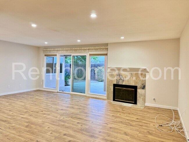 Building Photo - 16702 San Salvador Rd