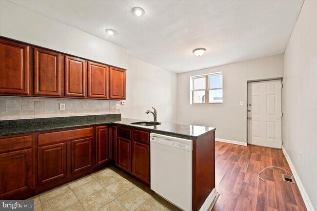 Building Photo - 1241 S 8th St