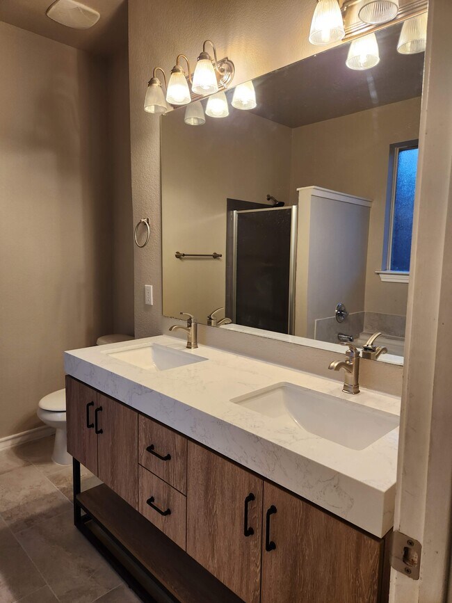 Building Photo - 1416 Cowtown Dr