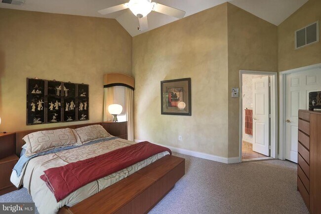 Building Photo - 1200 Treasure Oak Ct