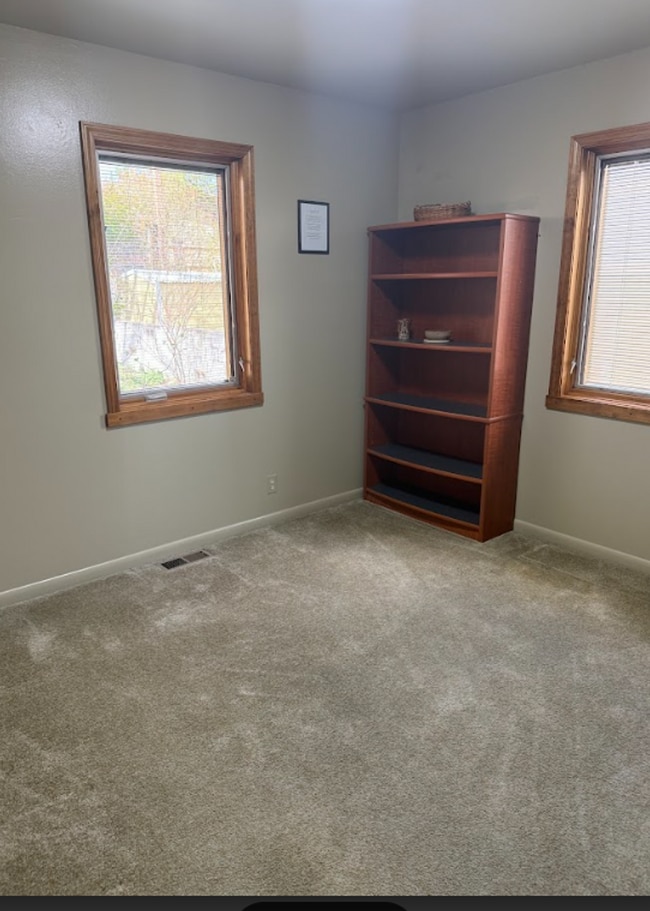 Building Photo - Beautiful 3 Bed, 2 Bath Stand-Alone Home | Furnished or Unfurnished Options