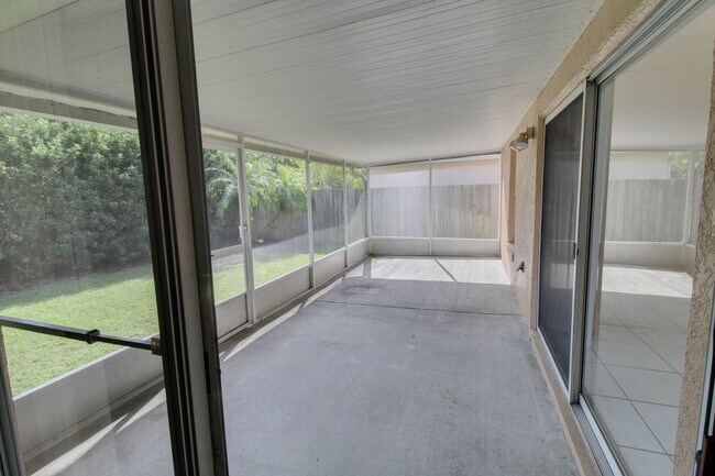 Building Photo - 10538 Sun Villa Blvd - Available December ...
