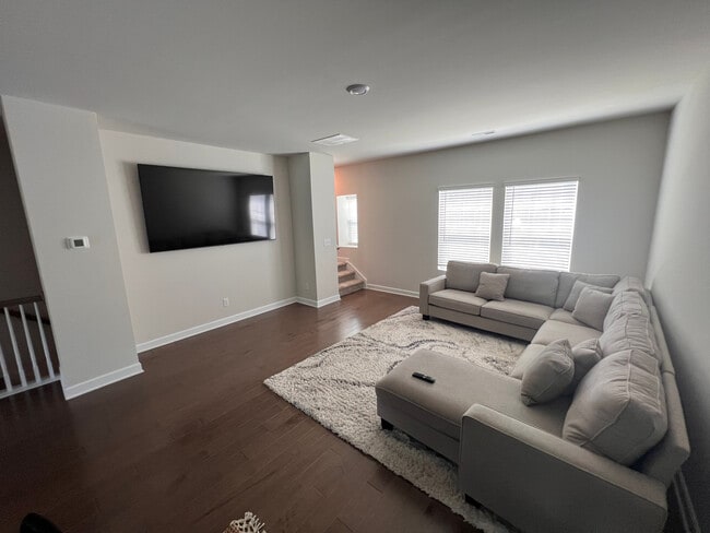 Building Photo - Room in Townhome on Memorial Pkwy