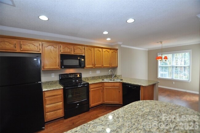 Building Photo - 8421 Southgate Commons Dr