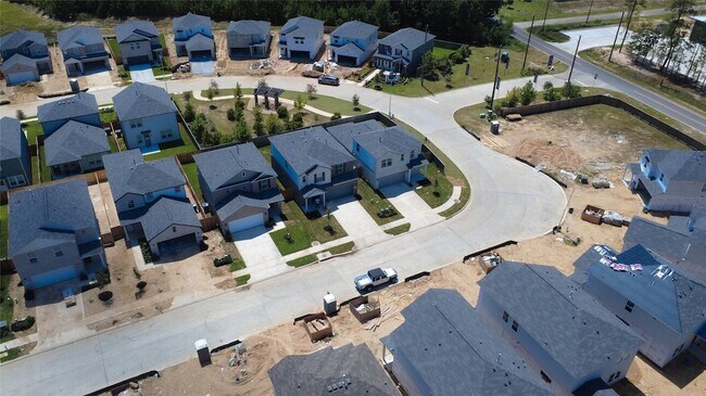 Building Photo - 7855 Bergamot Cir