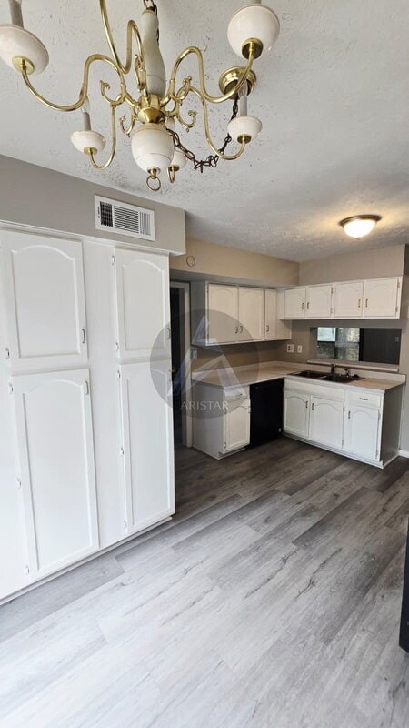 Building Photo - 2646 Briarwood Dr SE