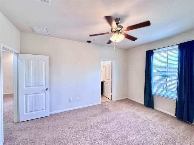 Building Photo - 1001 Zodiac Ln