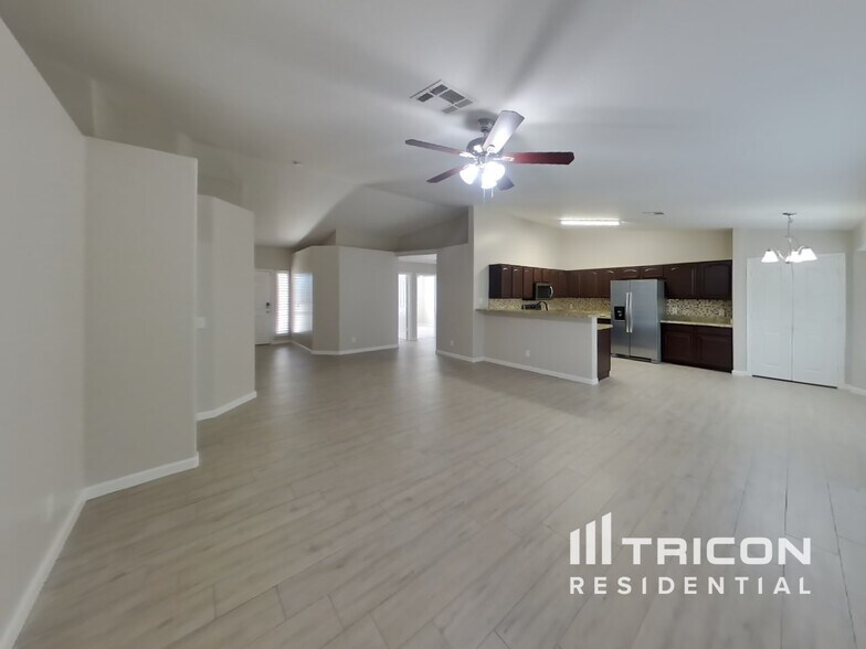 Building Photo - 40237 N Jodi Dr
