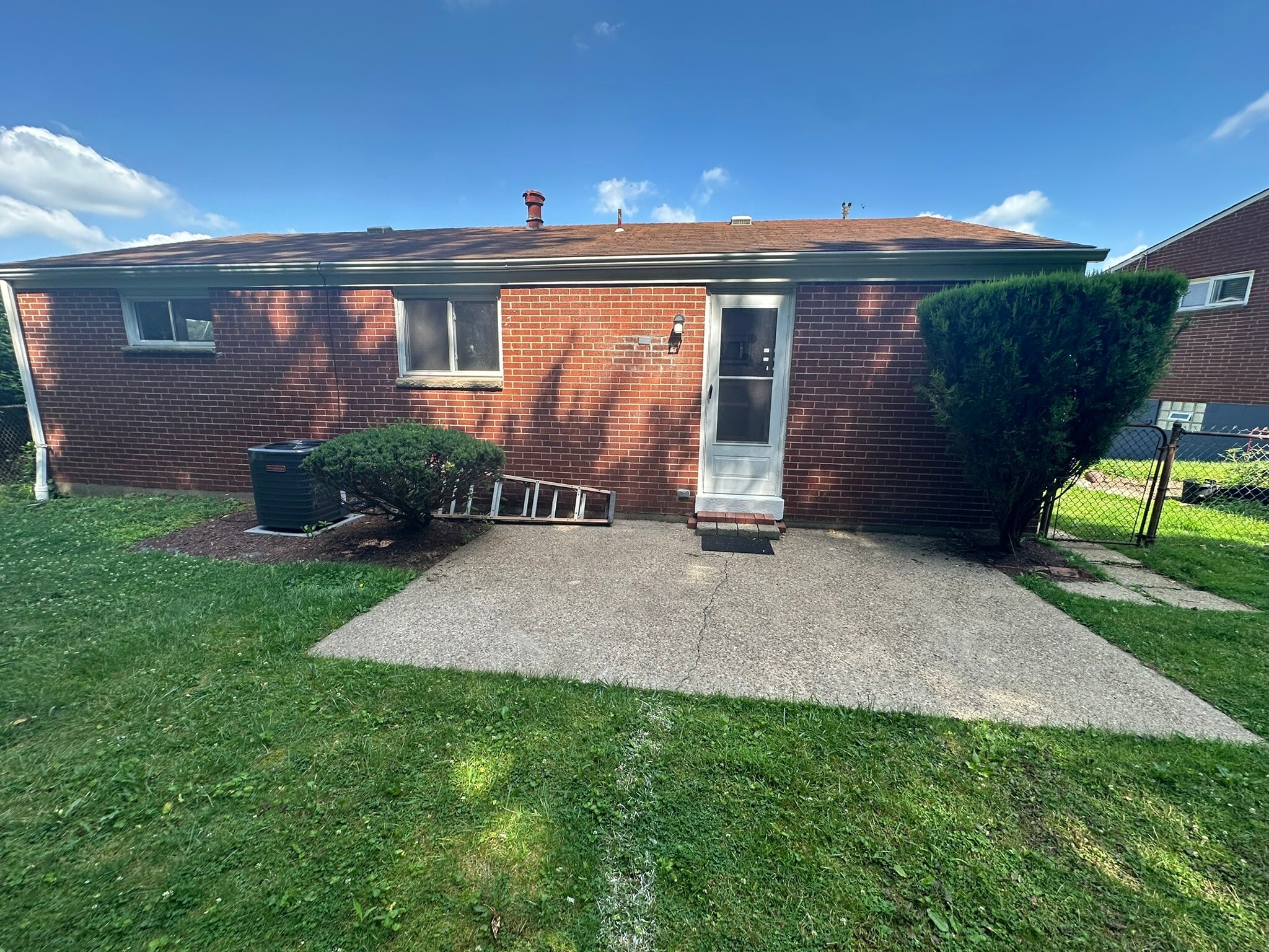 Building Photo - 416 Macbeth Dr