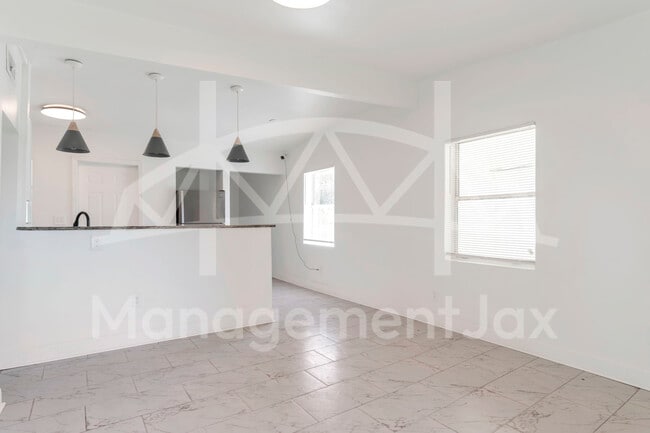 Building Photo - 3622 Ardisia Rd