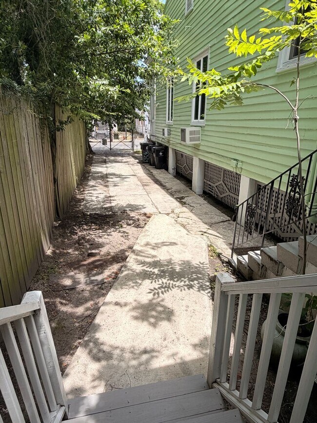 Building Photo - 3314 Carondelet St