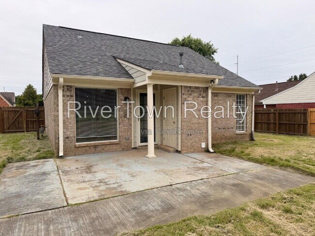 Building Photo - 10570 Pecan View Dr