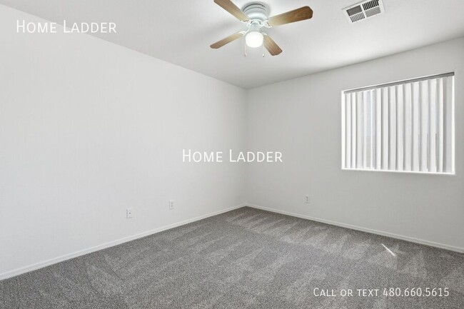 Building Photo - 10452 W Arivaca Dr