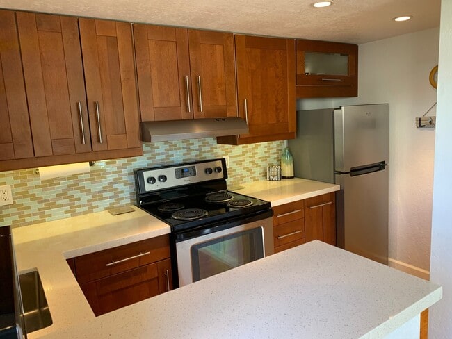 Building Photo - The cutest loft condo in Tahoe Keys - Oct ...
