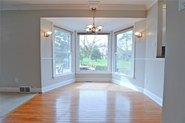 Building Photo - 2235 N Ballas Rd