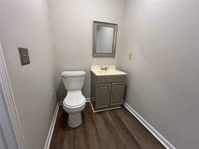 Building Photo - 288 Heathersett Dr