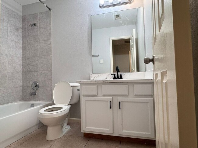 Building Photo - 6427 Waldron Cir