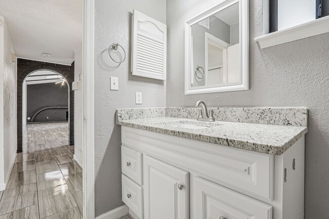 Building Photo - beautiful swimming pool and backyard oasis! fully remodeled home new appliances !