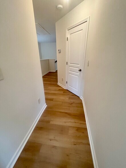 Building Photo - 119 Townview Dr