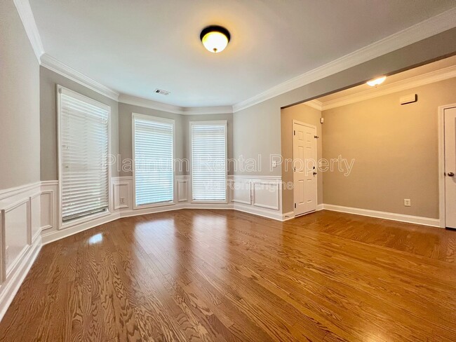 Building Photo - 3080 Whitfield Ave