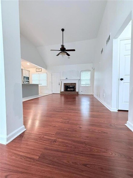 Building Photo - 154 Camden Woods Dr