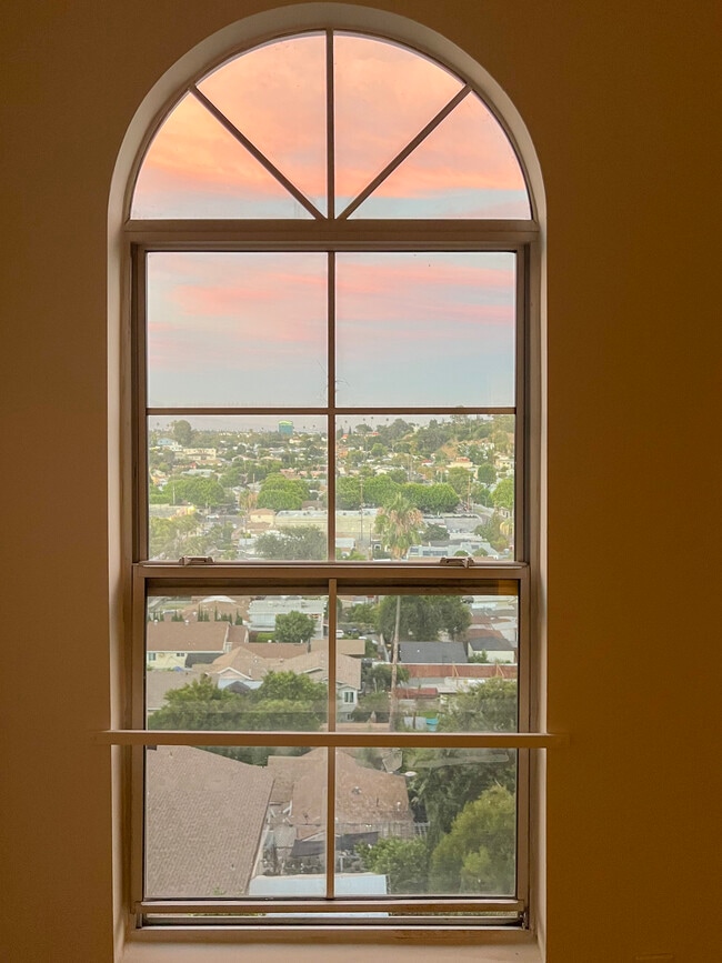 Building Photo - 4755 Templeton St