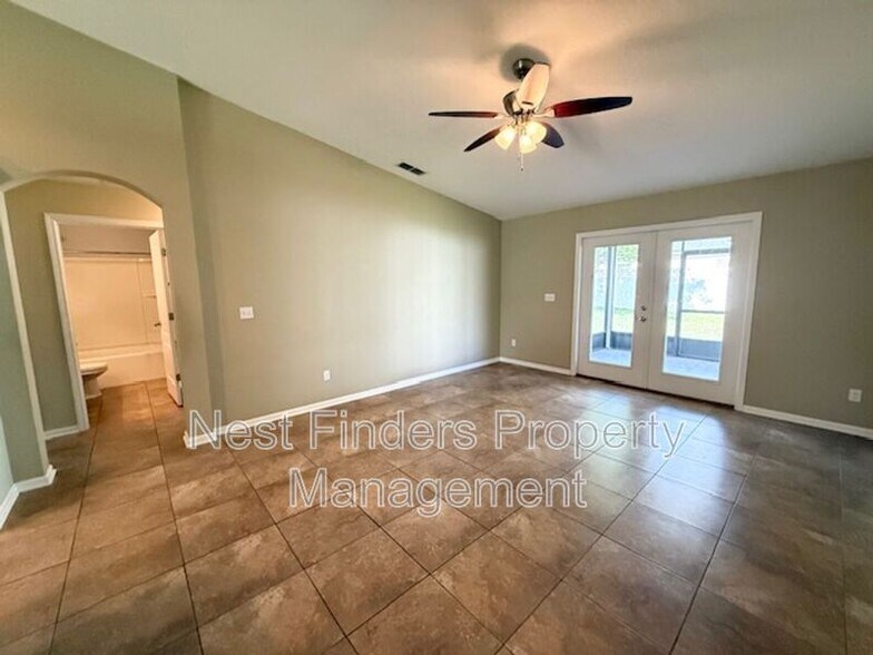 Building Photo - 551 Glendale Ln