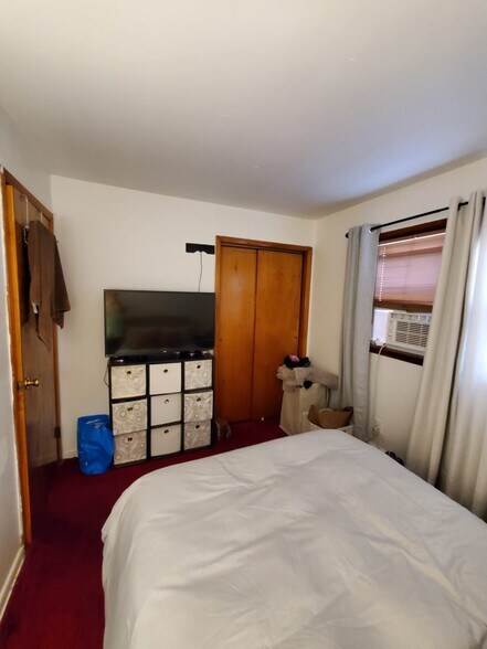 Building Photo - 7805 Park Ave