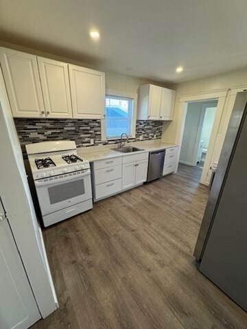 Building Photo - 82 Luce St