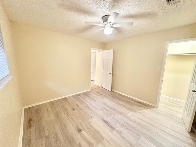 Building Photo - 4302 Scottsdale Rd