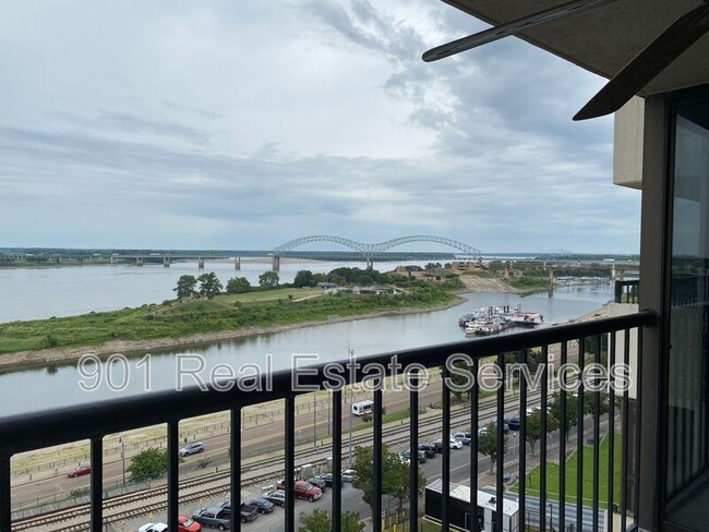 Building Photo - 200 Wagner Pl