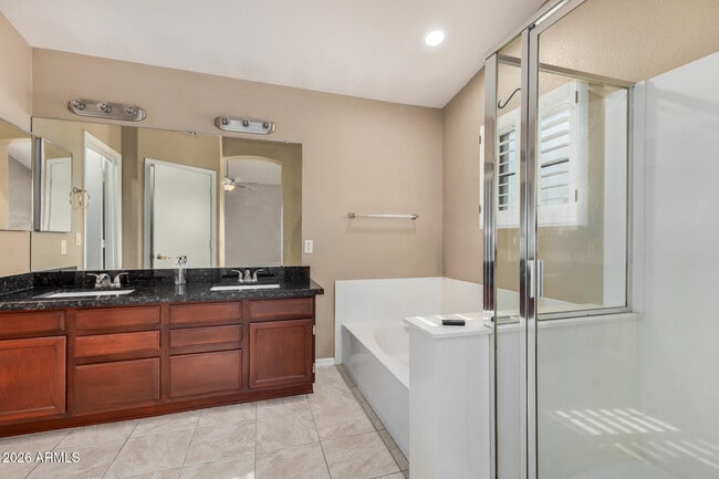 Building Photo - 4334 E Anderson Dr