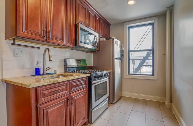 Building Photo - 100 Prospect St