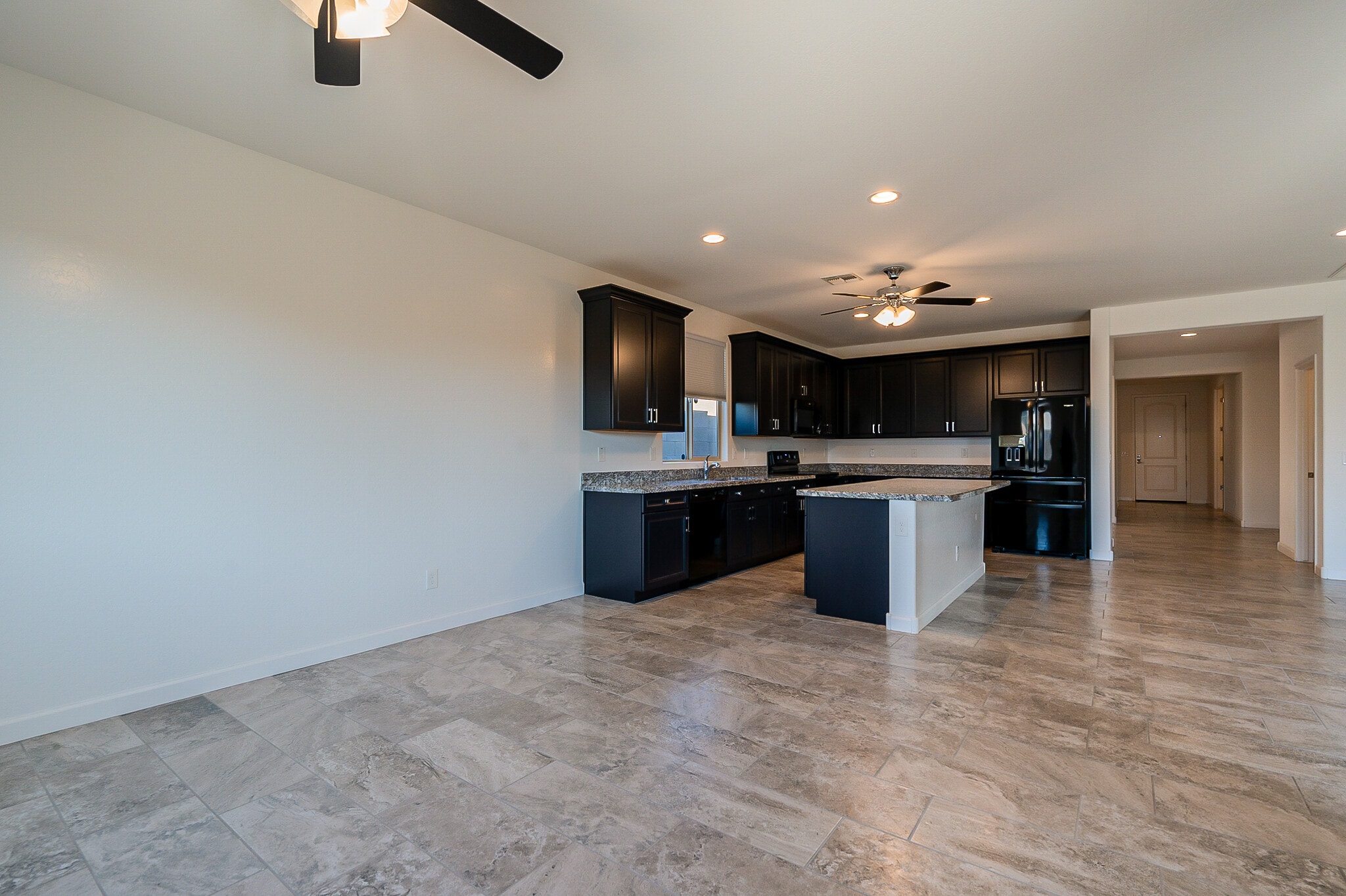Building Photo - 15877 W Mauna Loa Ln