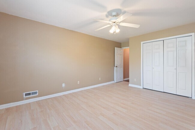 Building Photo - 550 Brookshire Way